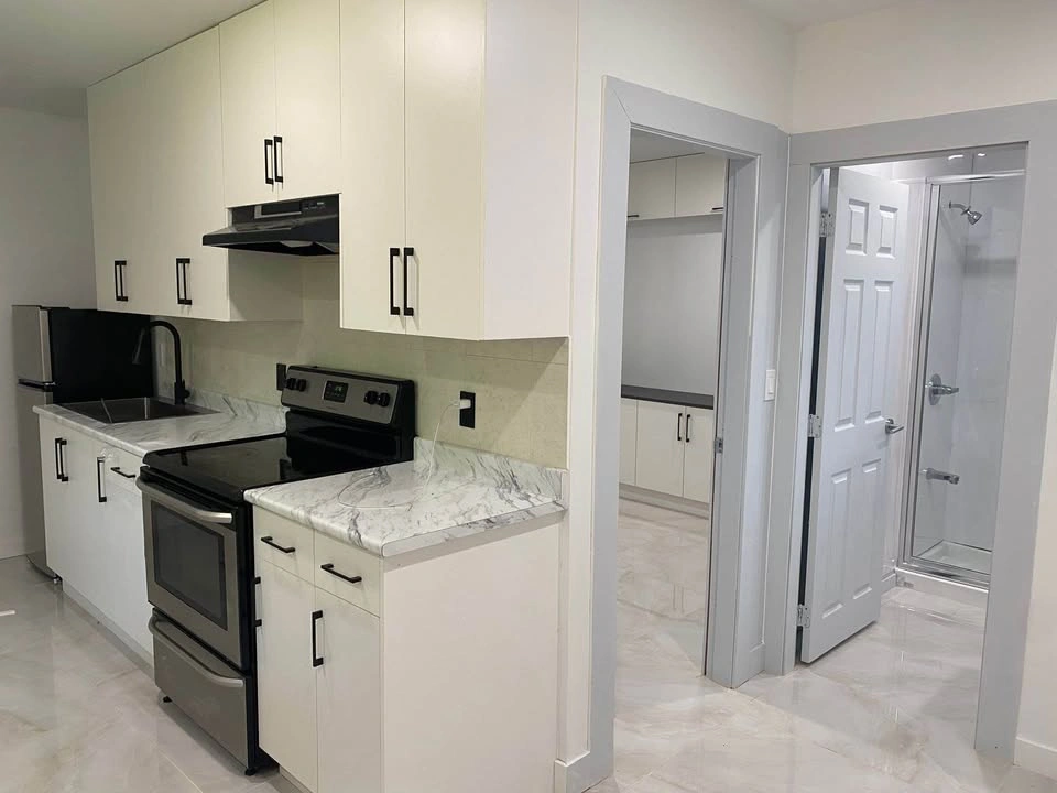 1 Bed 1 Bath House for Rent in South Surrey - photo 4