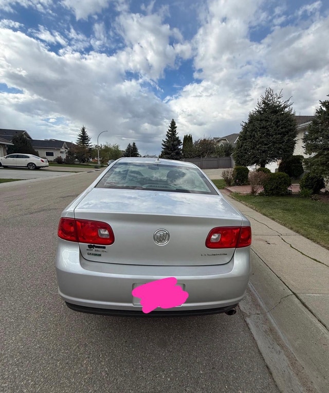 2011 Buick Lucerne - One Owner, No Accidents - photo 2