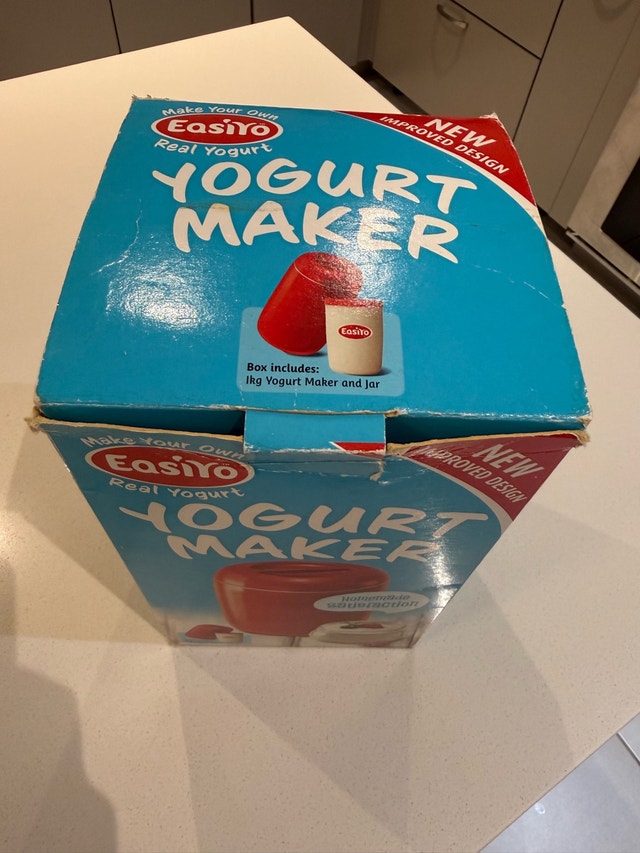 Yogurt maker