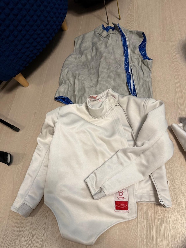 Fencing Sports Equipment and Uniform - photo 4