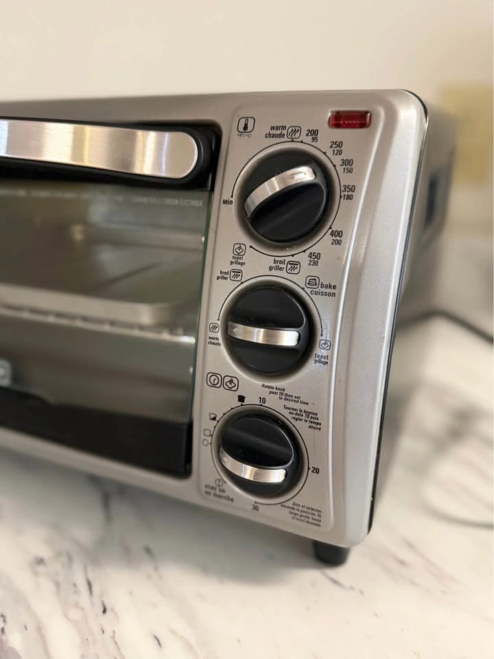Black & Decker Toaster Oven - photo 3