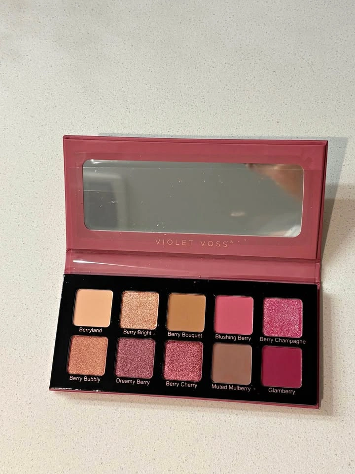 NEW. Violet Voss Berries N' Cream Dreams Eyeshadow Palette