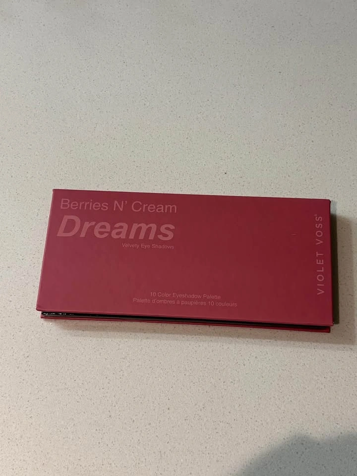 NEW. Violet Voss Berries N' Cream Dreams Eyeshadow Palette - photo 2