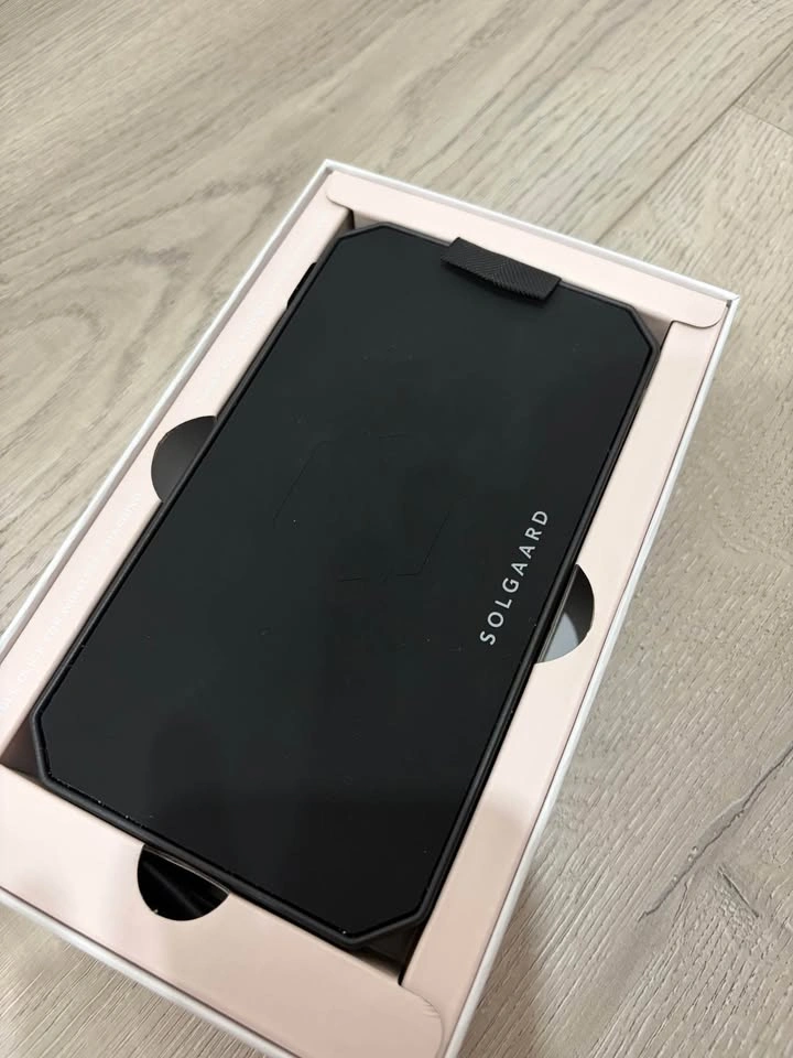Solgaard Solar PowerBank - 15,600mAh | Solar + Wireless Charging - photo 3