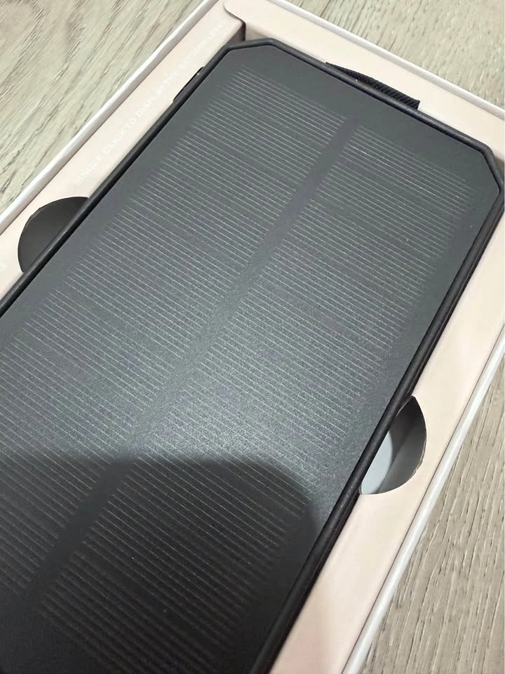 Solgaard Solar PowerBank - 15,600mAh | Solar + Wireless Charging - photo 4