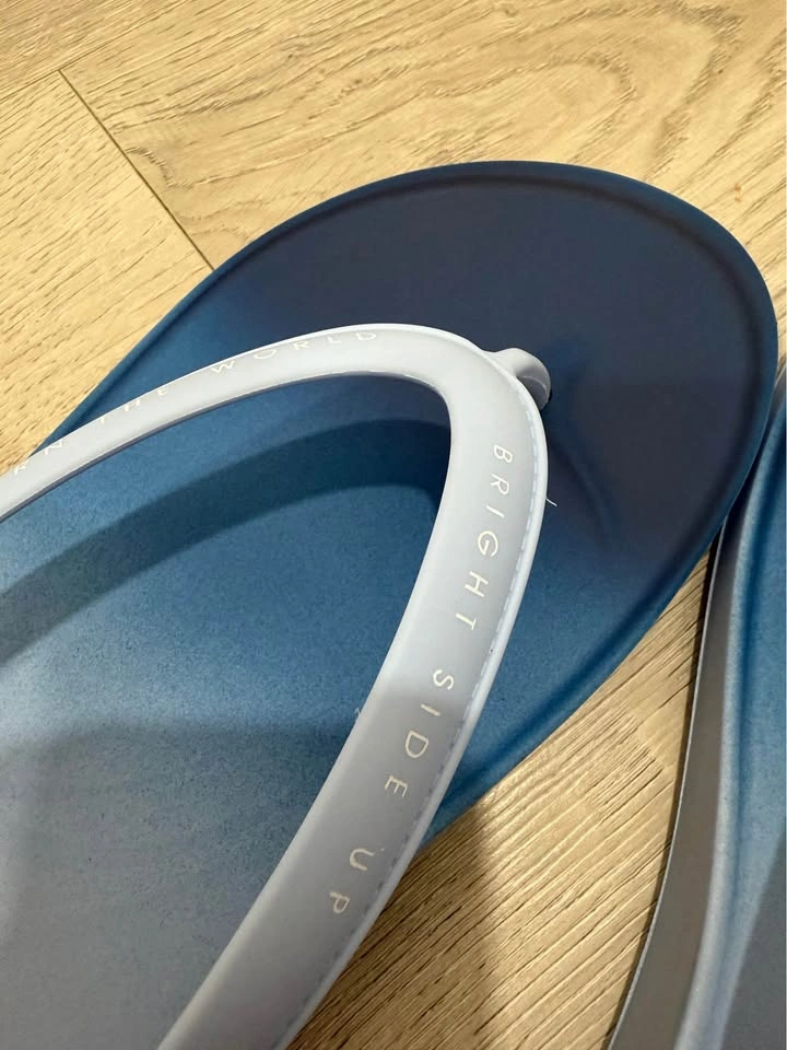 Soleic Algenesis Blue Gradient Flip Flops - Size M10 - photo 3