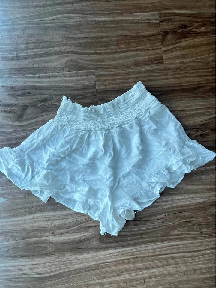 White Ruffled Scrunch Summer Shorts Cottagecore Y2K Whimsical L-