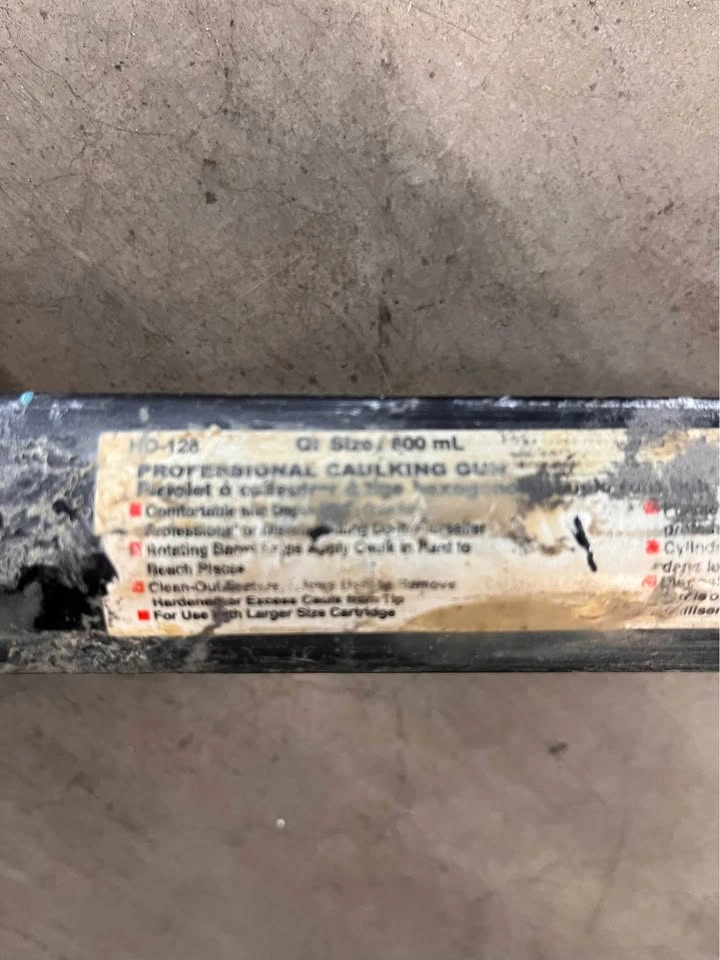 Large Caulking Gun - photo 3