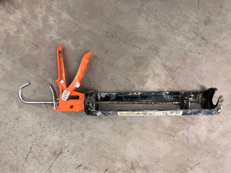 Large Caulking Gun - photo 5
