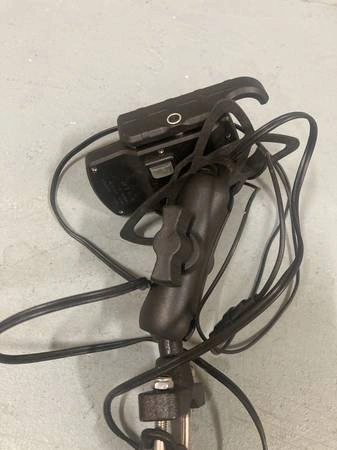 iMESTOU Motorcycle Wireless Charger Phone Mount - photo 2