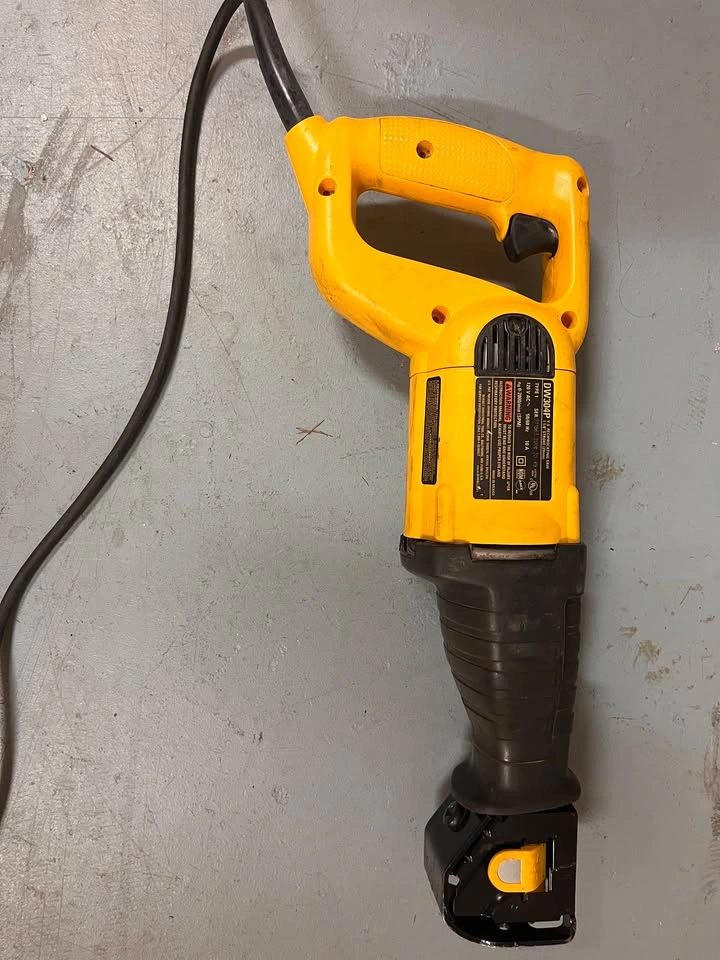 DeWalt Reciprocating Saw 120V - photo 4