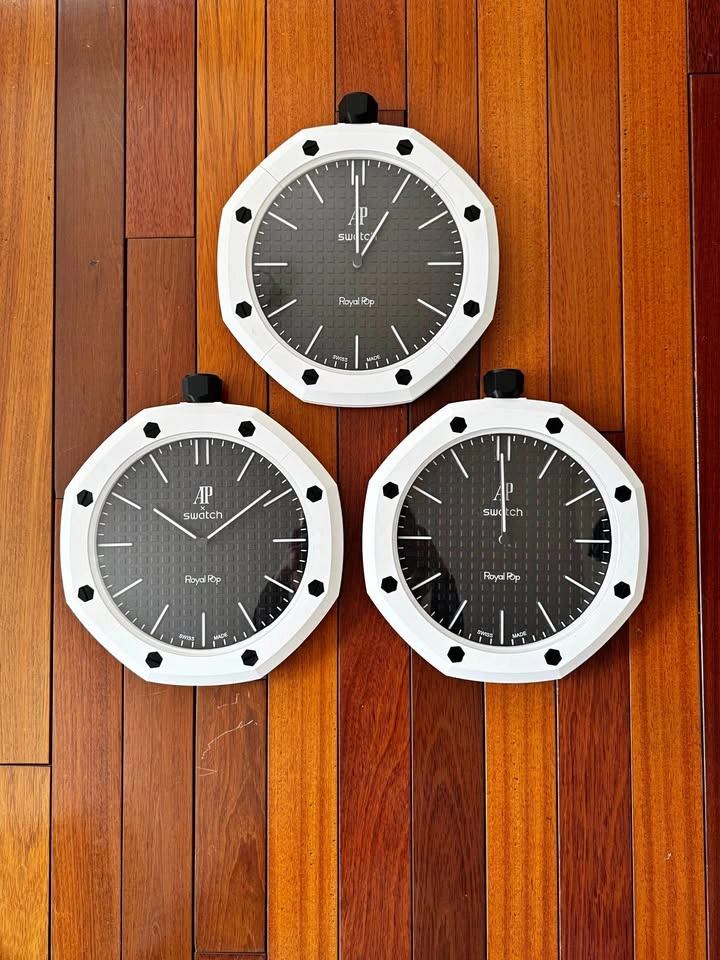 Royal Pop AP Wall Clocks