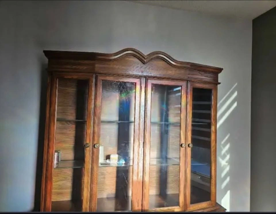 Solid Wood Display Cabinet / China Cabinet with Interior Light - photo 3