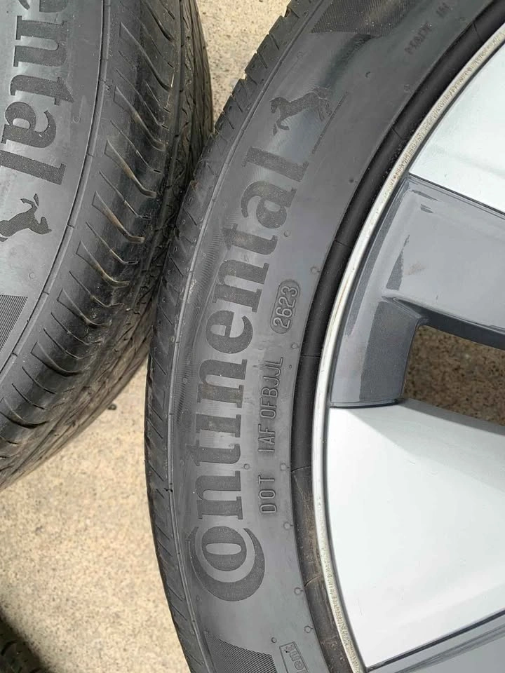 Tesla Model Y OEM Rims w/ All Season Tires 255/45R19 +TPMS - photo 3