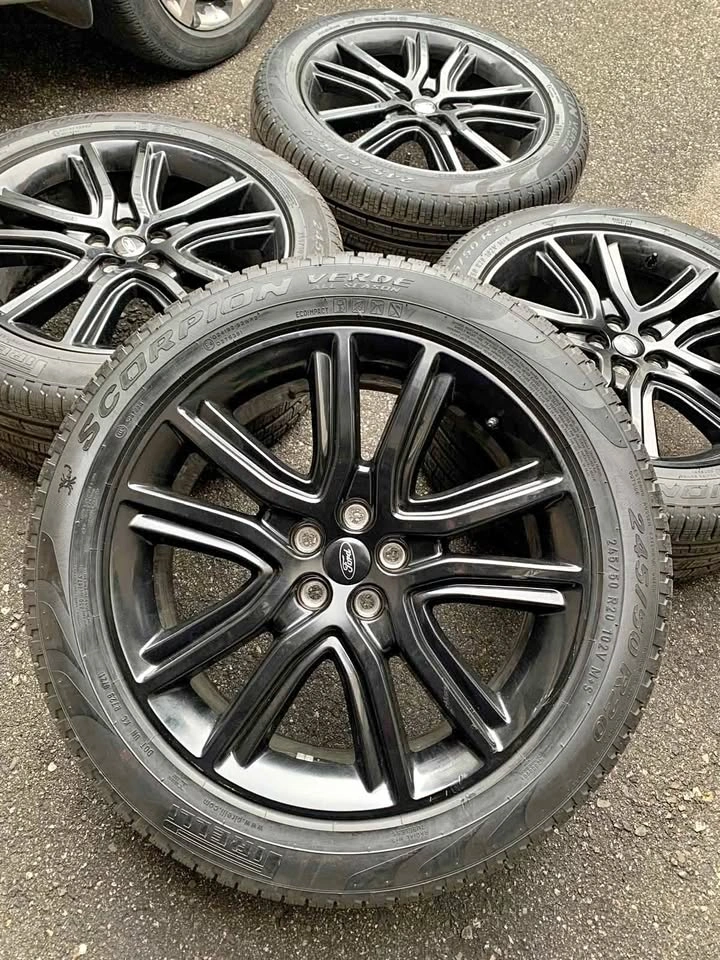 Ford Edge OEM Rims with All Season Tires 245/50R20