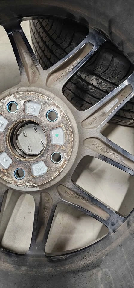 Honda Civic OEM Rims with All Season Tires 235/40R18 - photo 5