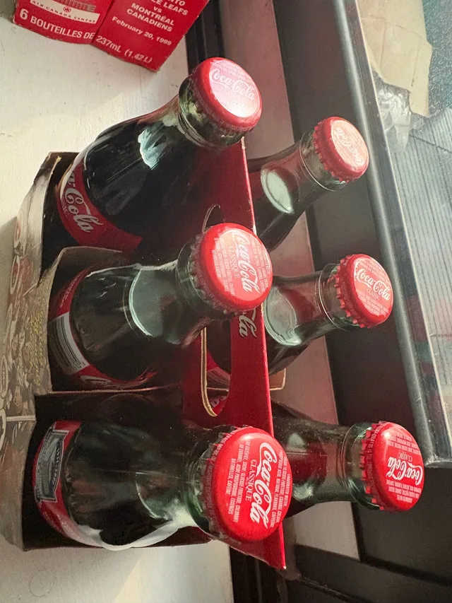 Coca-Cola Toronto Maple Leafs Last Game at Gardens Bottles image indicator(4)