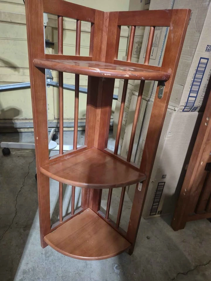 2 Corner Stands - photo 2
