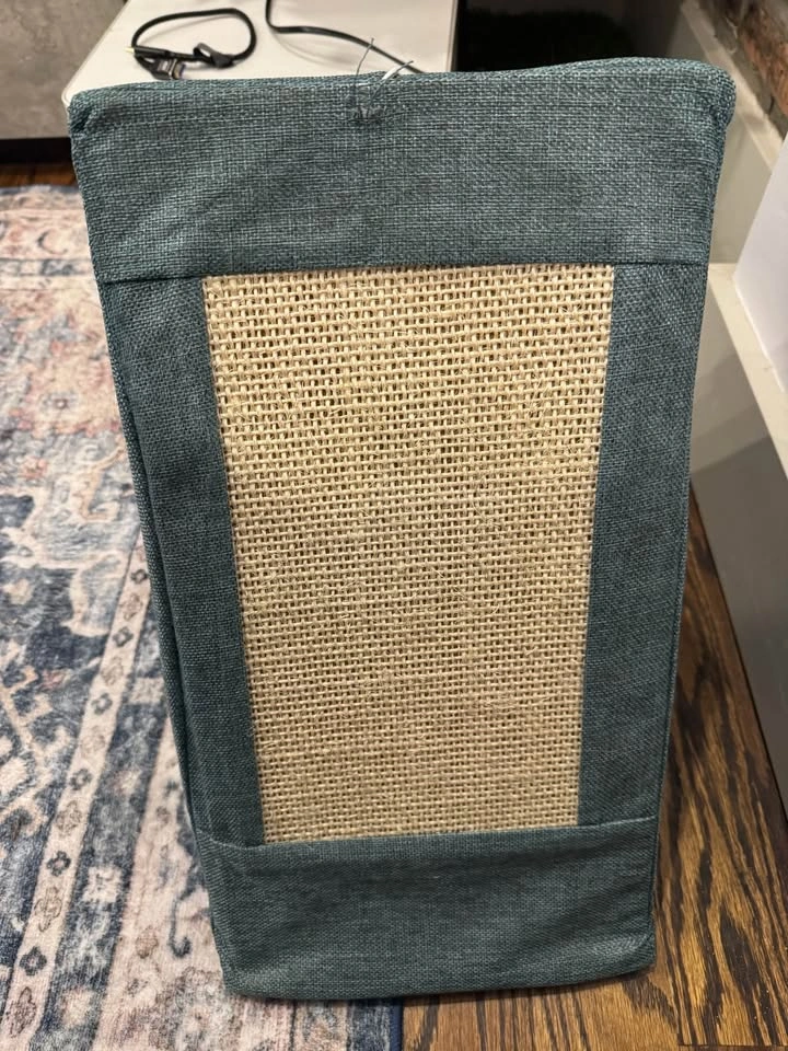 Cat house and scratcher - photo 2