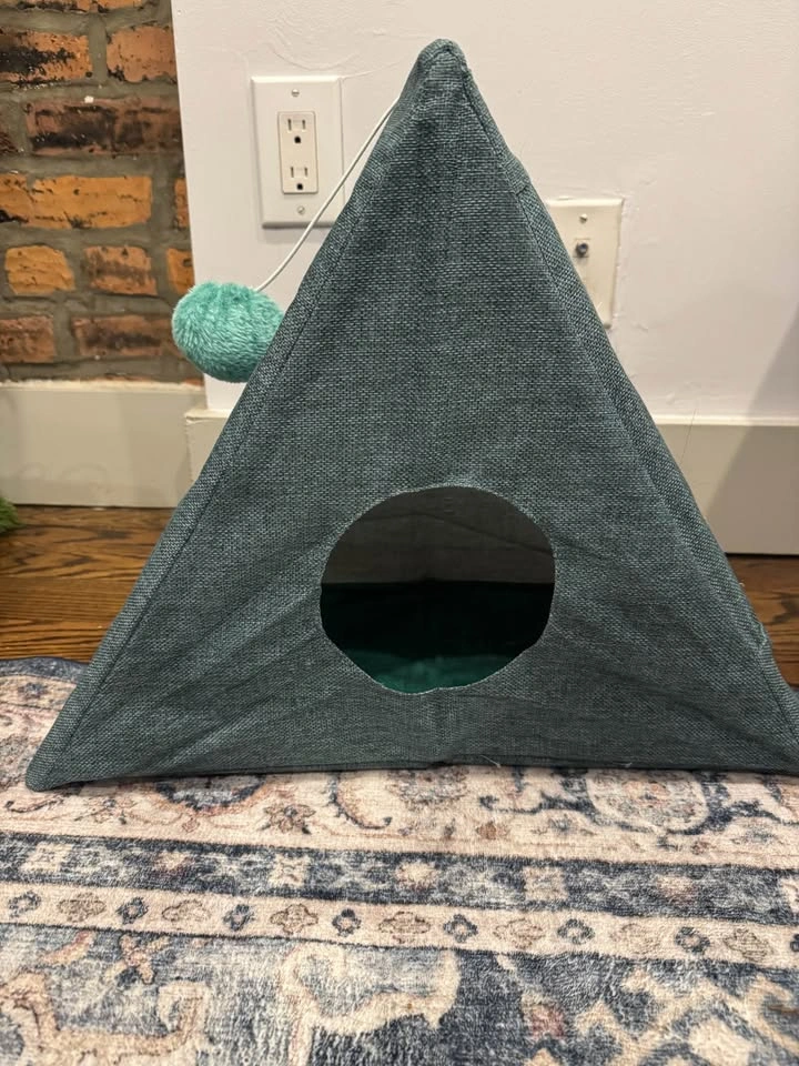 Cat house and scratcher - photo 3