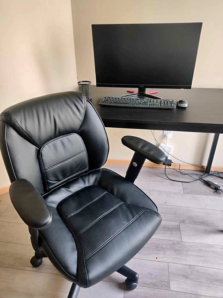 Comfortable Black Office Chair with Armrests