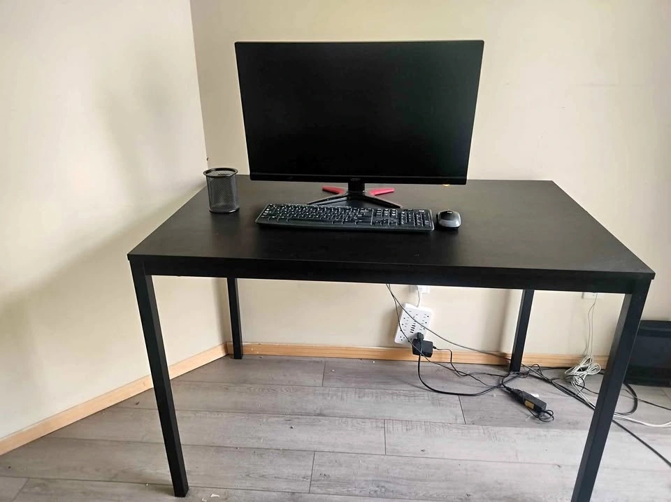 Computer desk