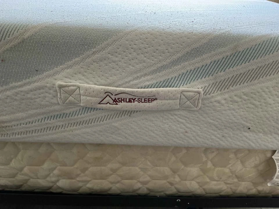 King Size Memory Foam Mattress Set - photo 3