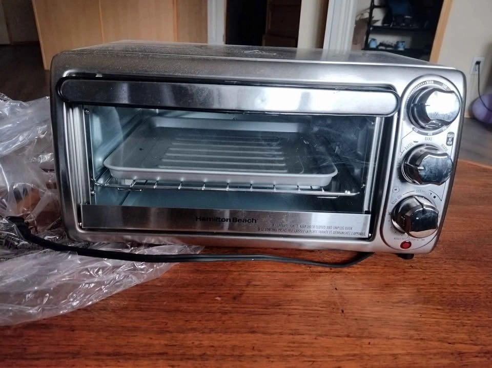 Hamilton Beach Toaster Oven - photo 2