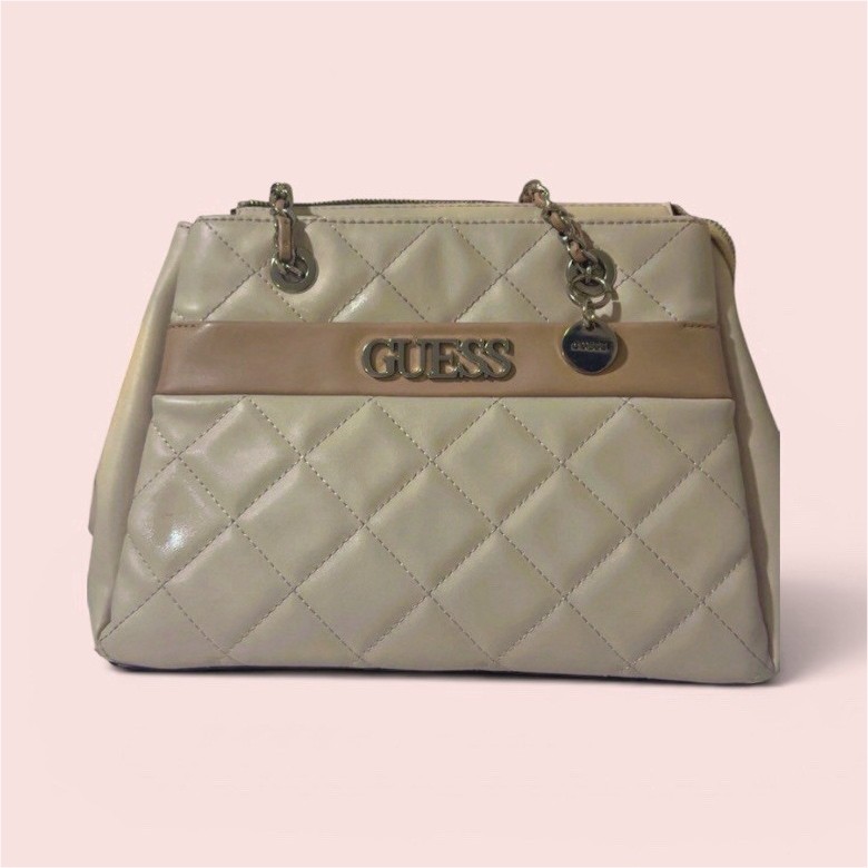 GUESS Beige Quilted Shoulder Bag Gold Hardware Chain Strap Logo
