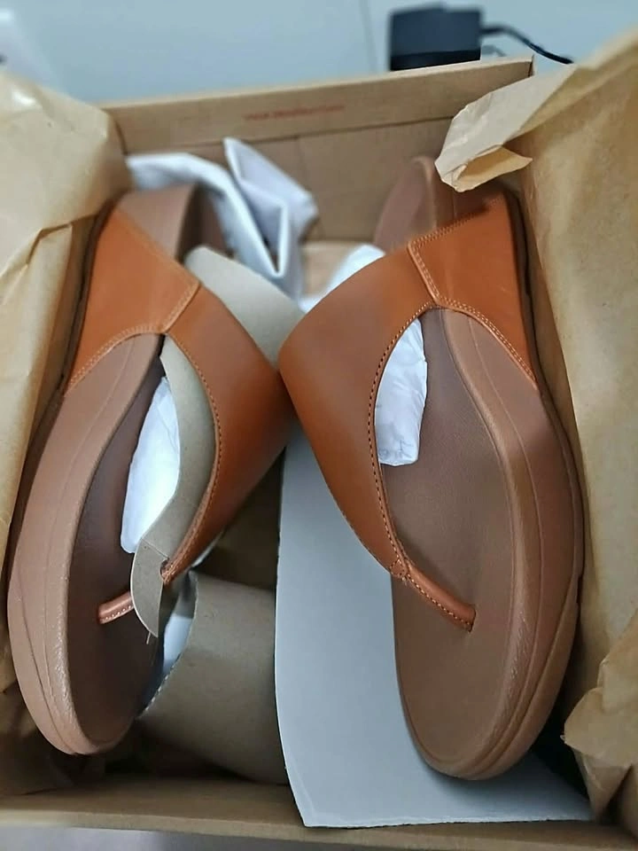 FitFlop Women's Lulu Toe-Post Sandal - Tan
