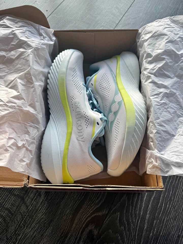 Saucony Women's Kinvara 15 Running Shoes - White