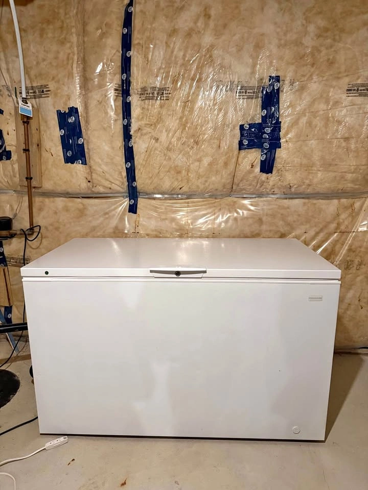 Large Chest Freezer / Deep Freeze (Great Condition, Fully Workin