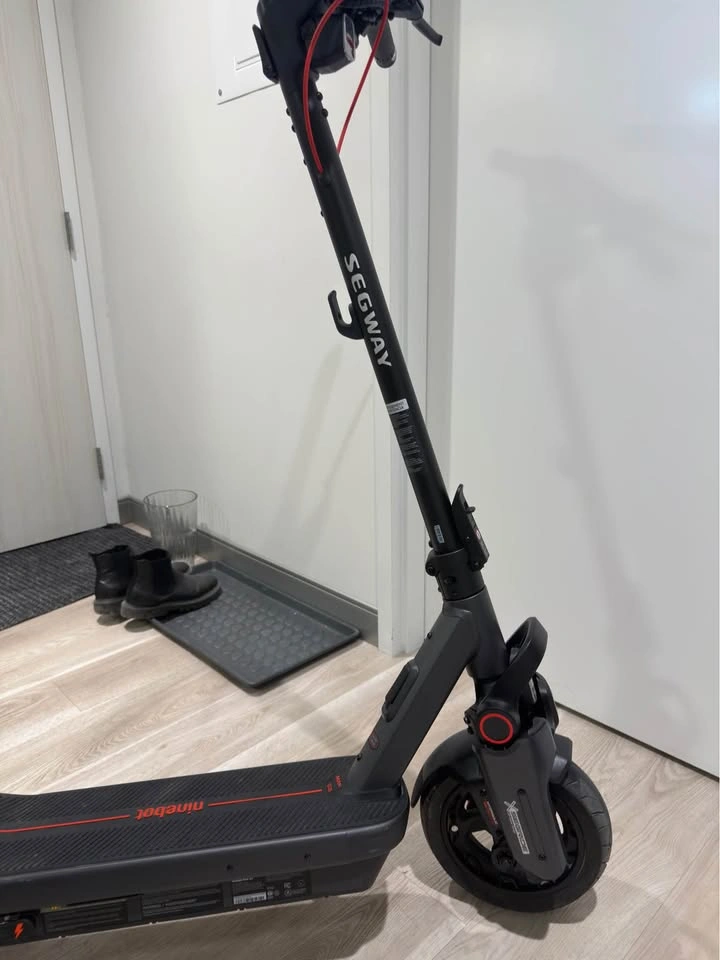 Segway Ninebot Max G30 Electric Scooter - photo 5