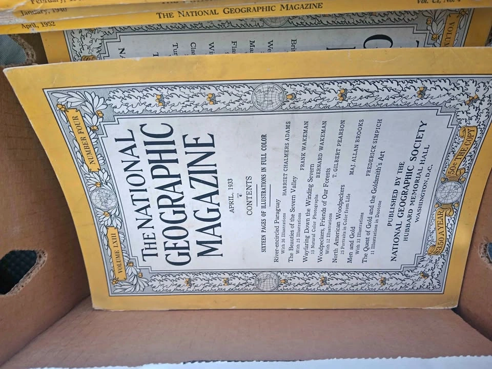 Mixed box of vintage National Geographics