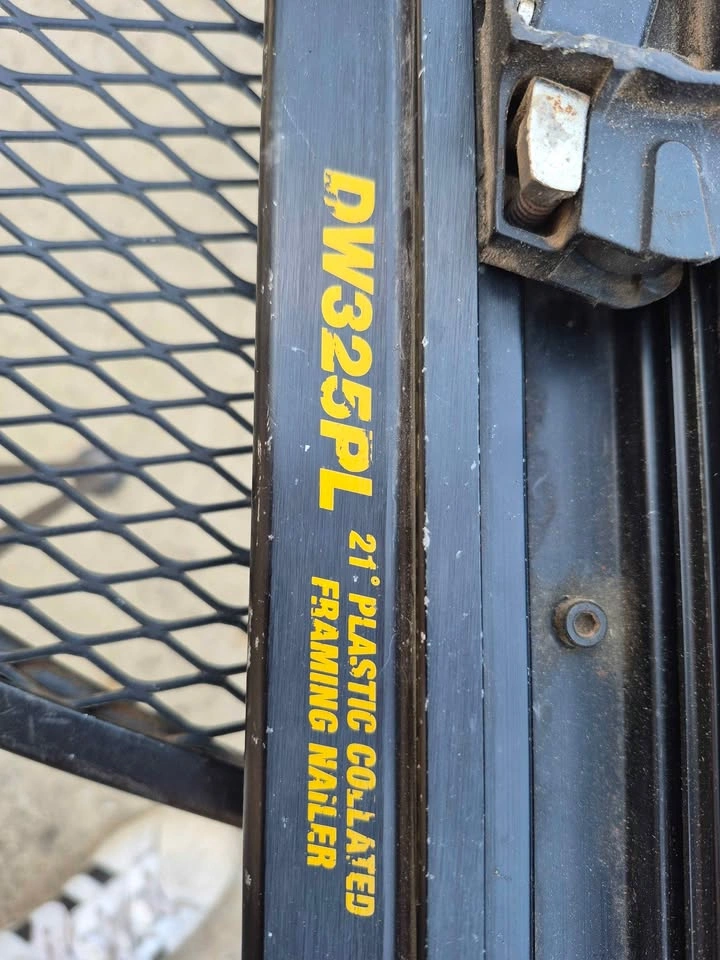 Dewalt Framing Nailer DW325PL - photo 3