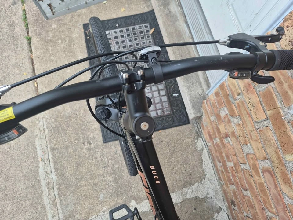 Giant Roam 4 Mountain Bike - Medium - photo 2