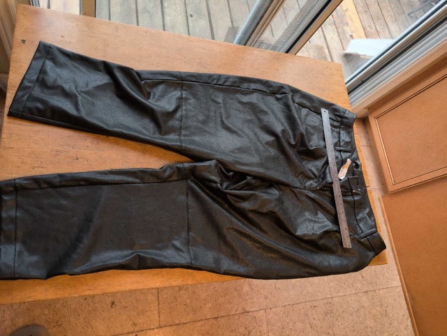 Signature Faux Leather Pants Black Woman's 20 NWT