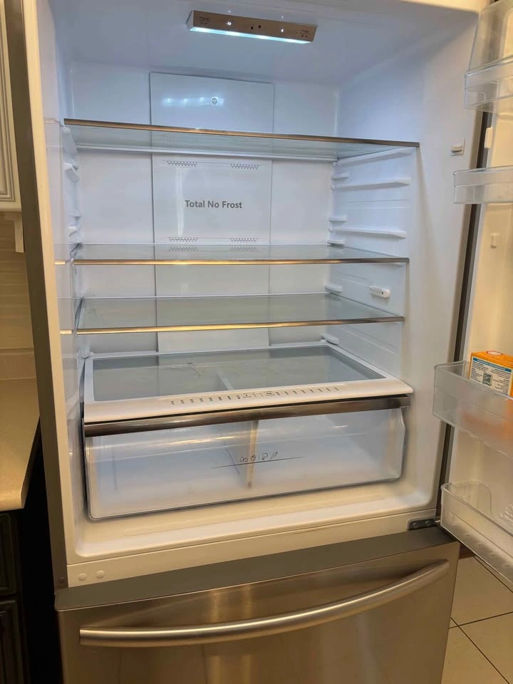 NEW Fridge for Sale ** must go quickly ** - photo 3