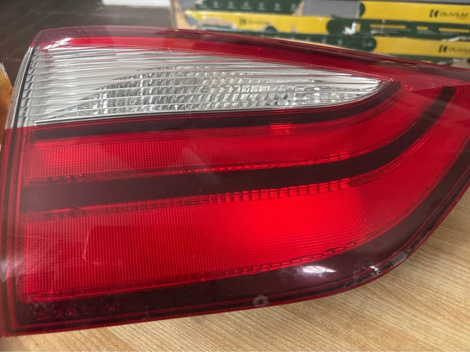 2015-2019 Toyota Sienna Driver Side Inner Tail Light LH - photo 3