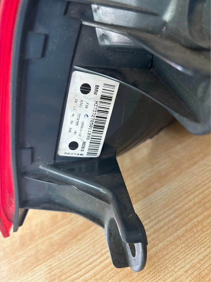 2012-2015 BMW 328i F30 Driver Tail Light - photo 5