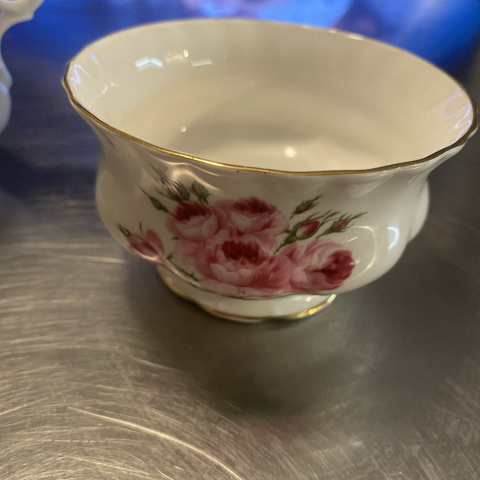 Royal Albert Rose Footed Creamer & Sugar Bowl Set - England - photo 3