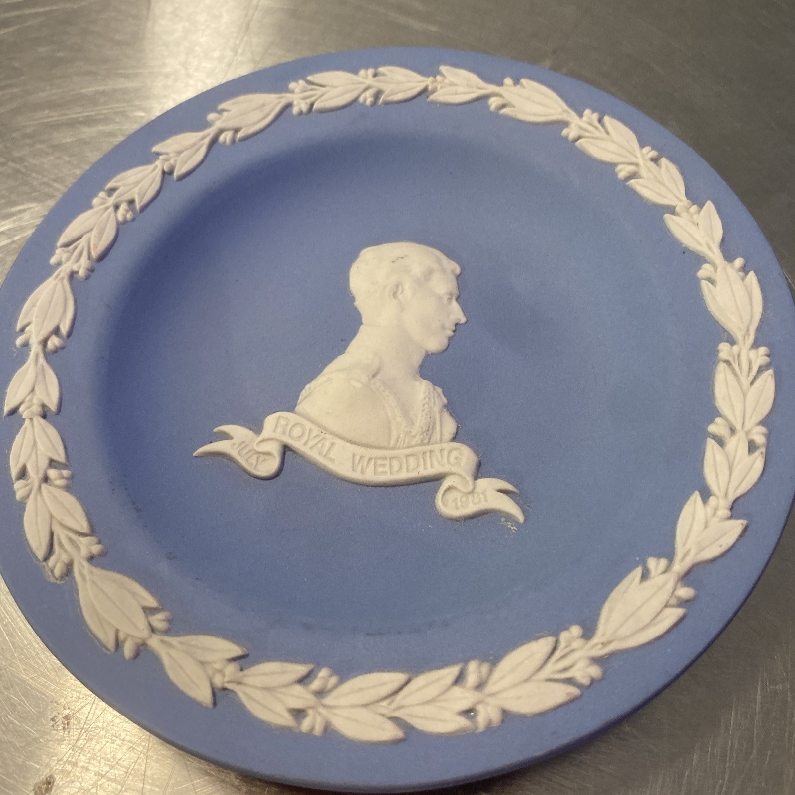 Wedgwood Jasperware Blue Royal Wedding Plate Set - photo 2