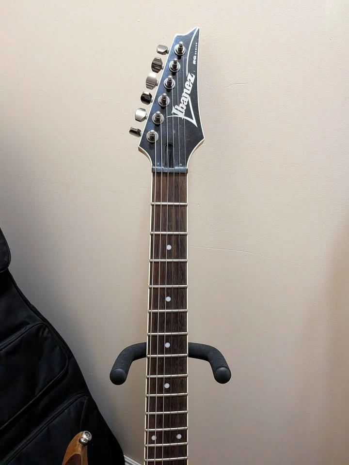 Ibanez RG321MH Guitar with EMG Pickups - photo 2