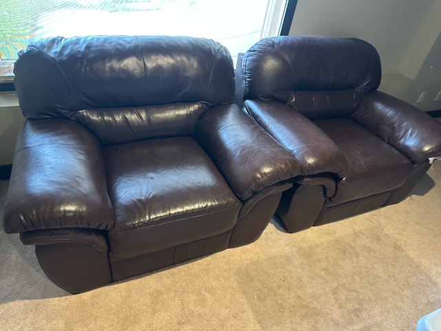 URGENT SALE - 5 PCS LEATHER SOFA SET - Very comfortable!! - photo 3