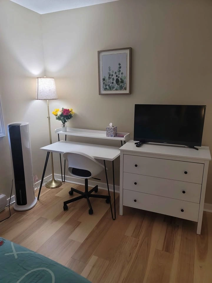 Private room for rent in Kanata