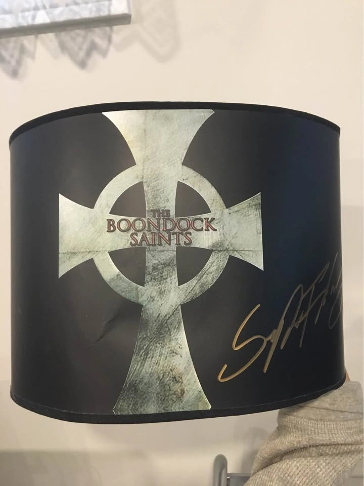 The Boondocks Saints Signed Lampshade - Pickup Brampton - photo 4