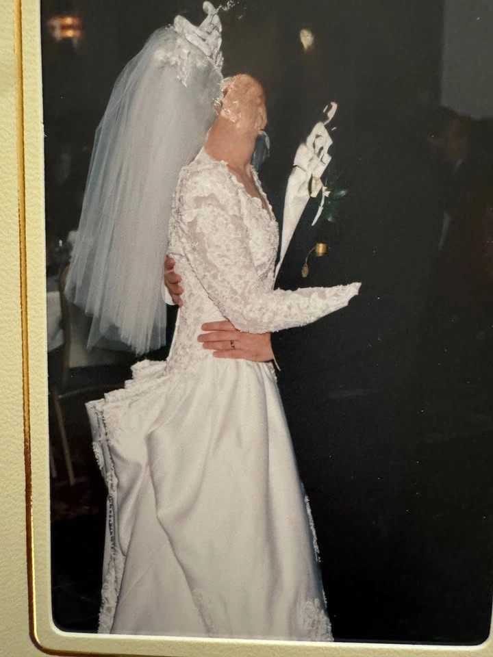 Wedding Dress - Size 8 - photo 4