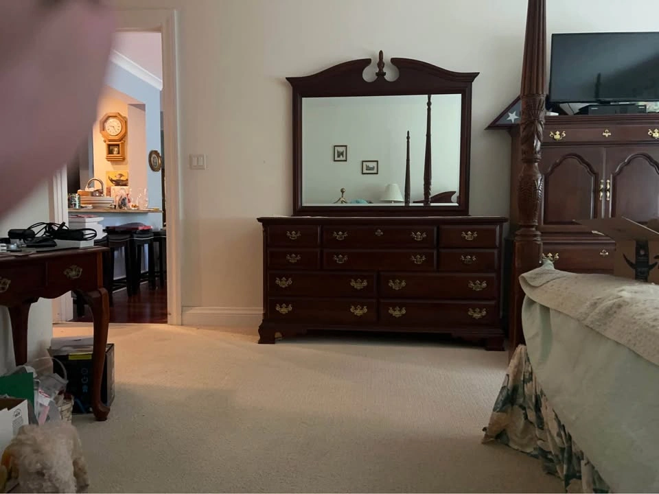 Queen Anne Bedroom Set - photo 4