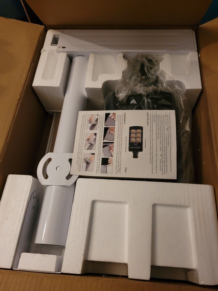 Solar Powered Street Light 200W 10k Lumens - photo 2