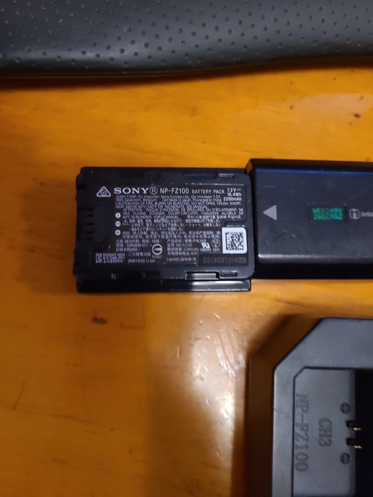 Sony NPFZ100 Batteries 3 Pack With Charger - photo 2